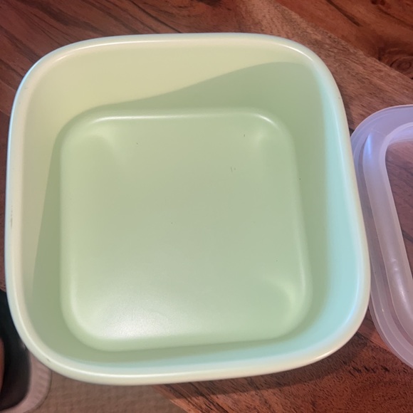 Rae Dunn ceramic bowl with lid - Picture 5 of 7